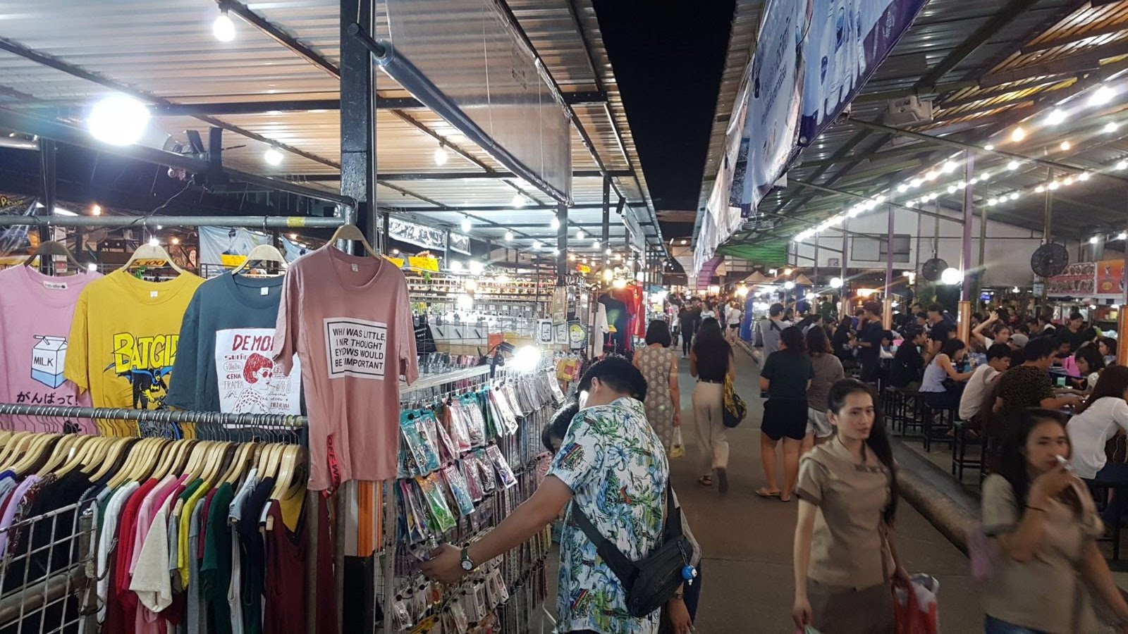 清邁大學夜市 Kad Na Mor Market / Malin Plaza 清邁大學夜市 Kad Na Mor Market / Malin Plaza