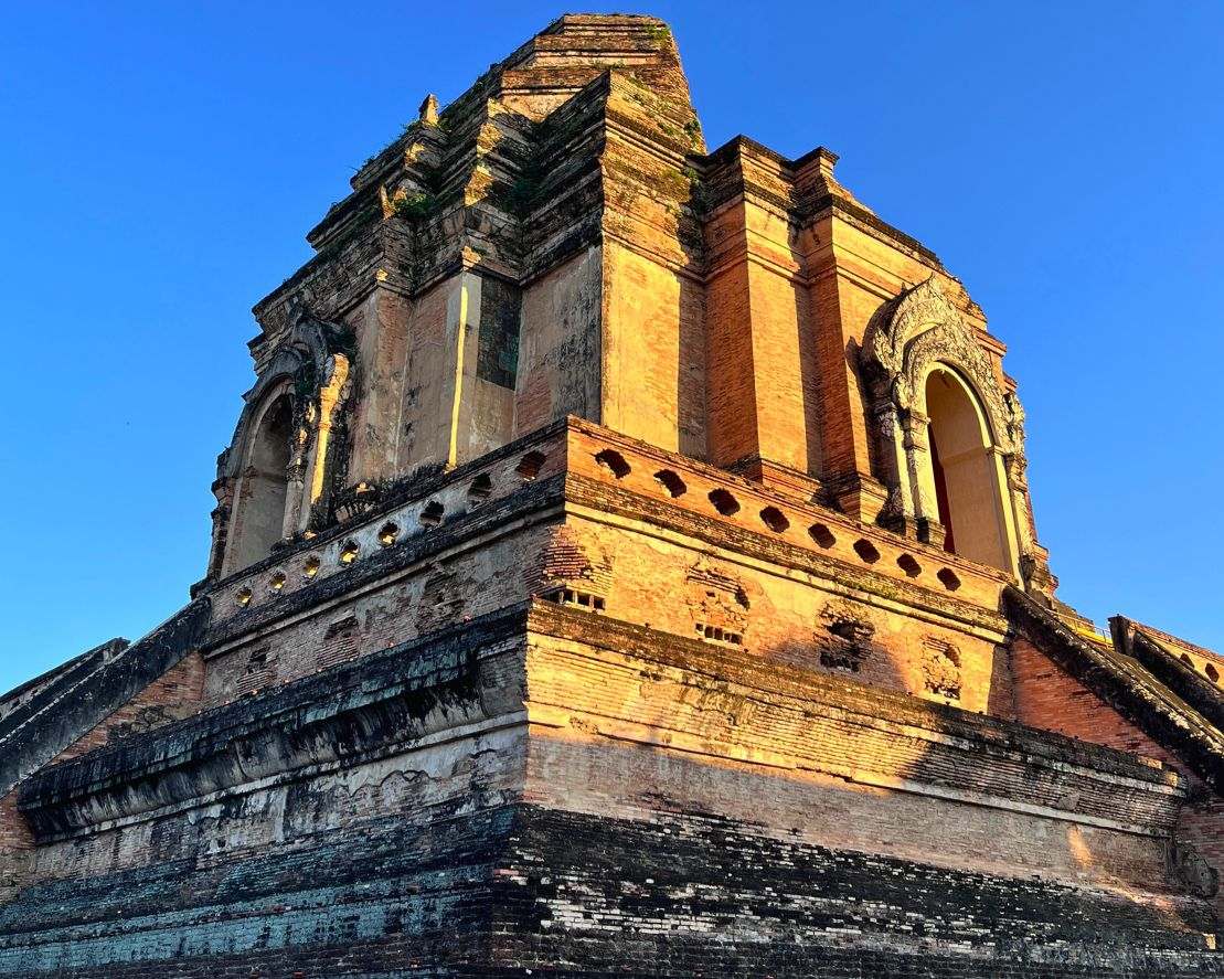 清邁柴迪隆寺 Wat Chedi Luang 清邁柴迪隆寺 Wat Chedi Luang