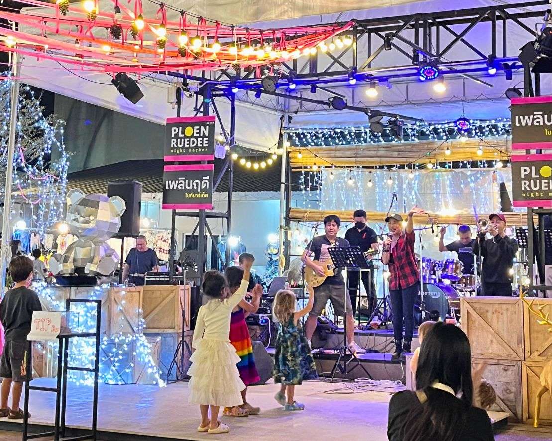 清邁草垛夜市 Ploen Ruedee Night Market 清邁草垛夜市 Ploen Ruedee Night Market