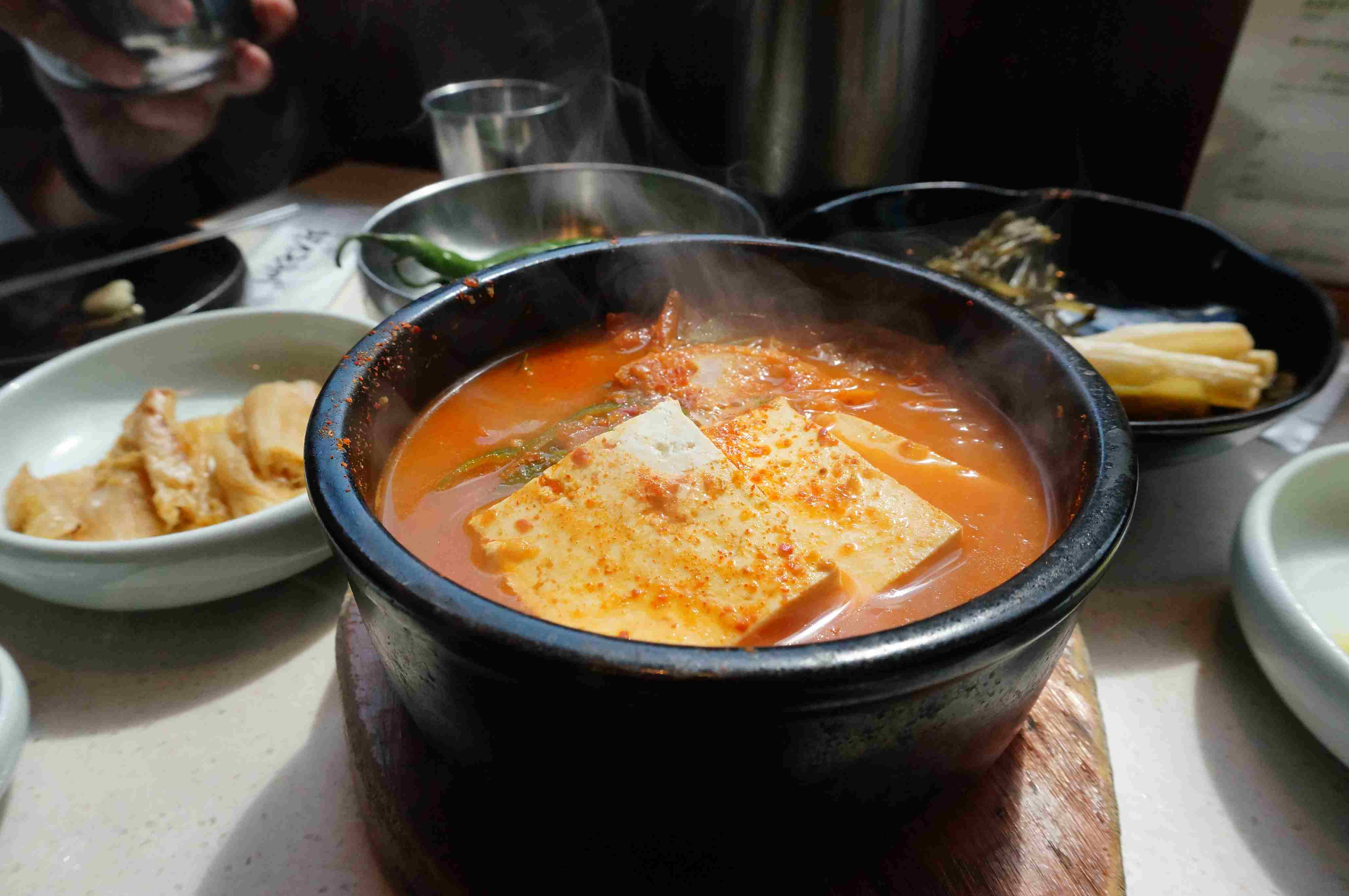 釜山味贊王鹽烤肉富平店泡菜湯