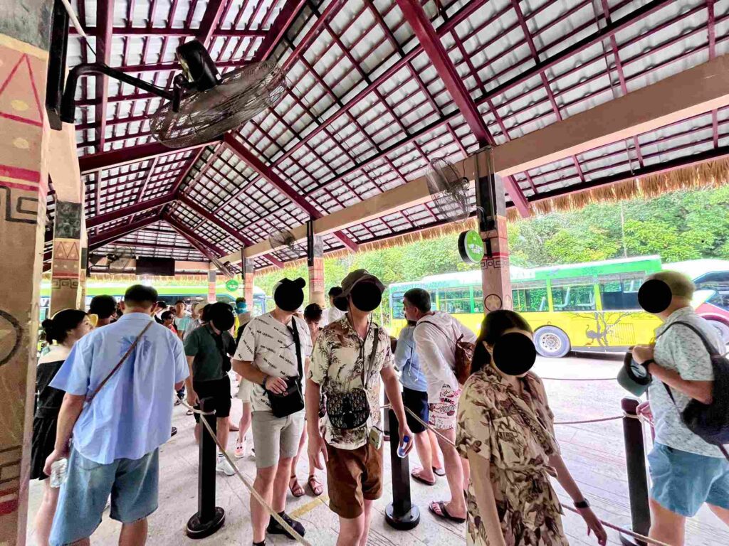 富國島珍珠野生動物園Safari巴士