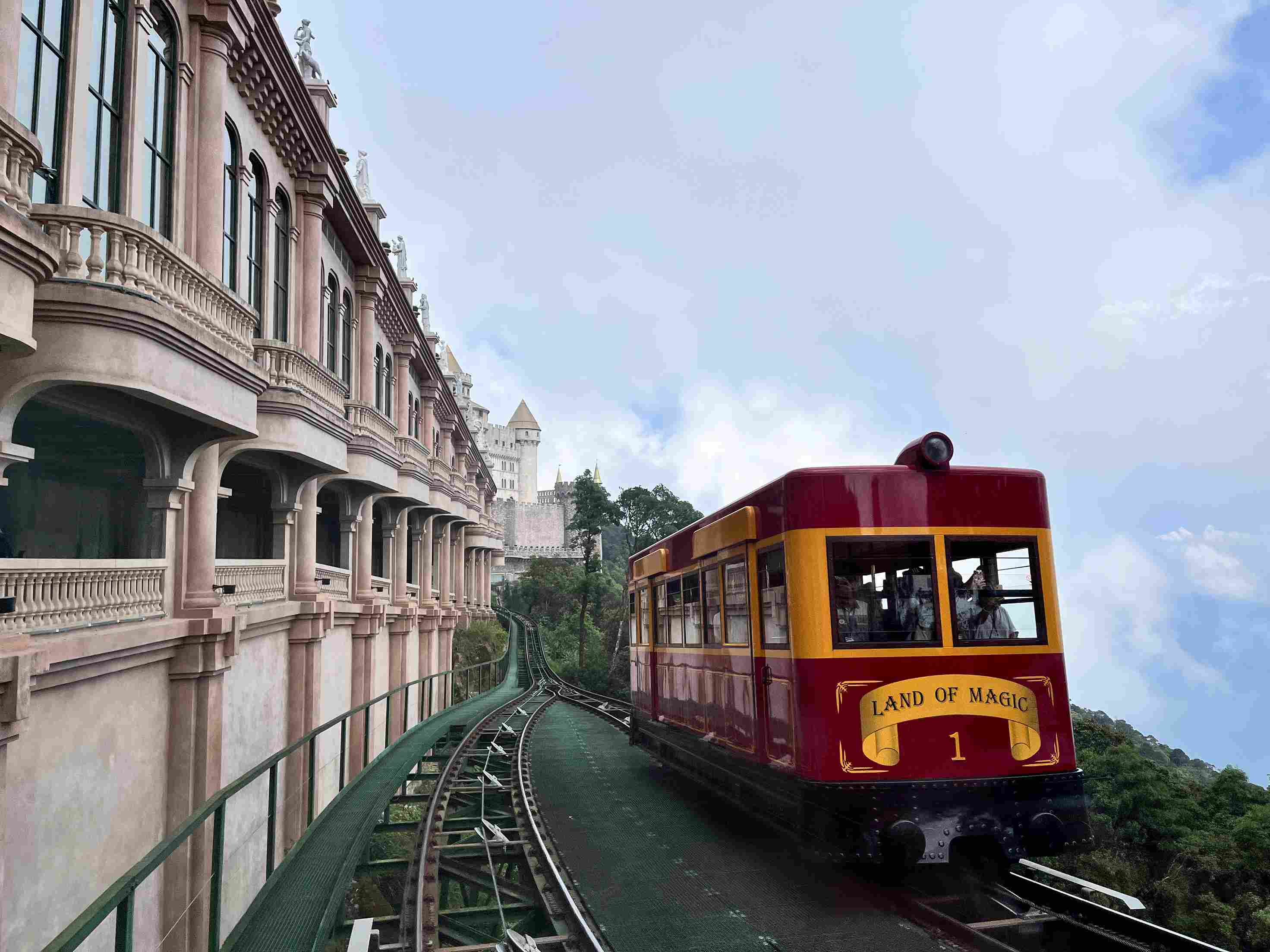 巴拿山地面纜車Funicular 巴拿山地面纜車Funicular