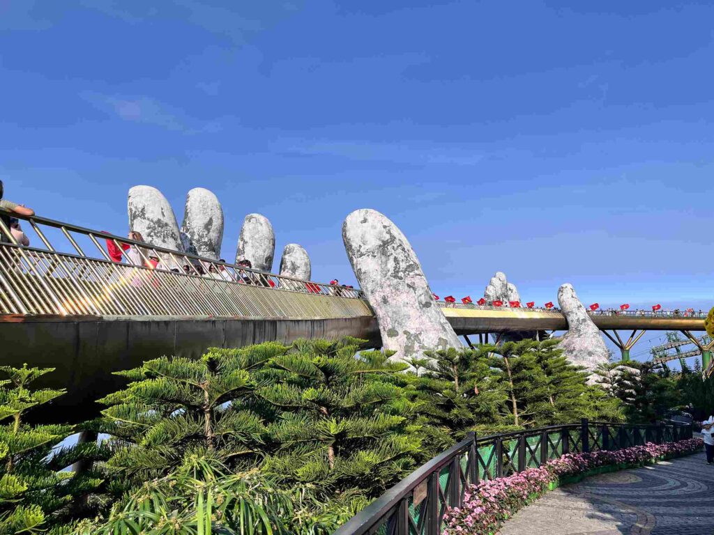 巴拿山黃金佛手橋Golden Bridge 巴拿山黃金佛手橋Golden Bridge