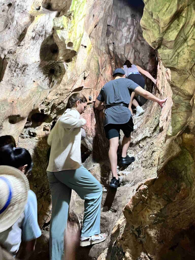 五行山 Van Thong Cave 雲通洞 五行山 Van Thong Cave 雲通洞