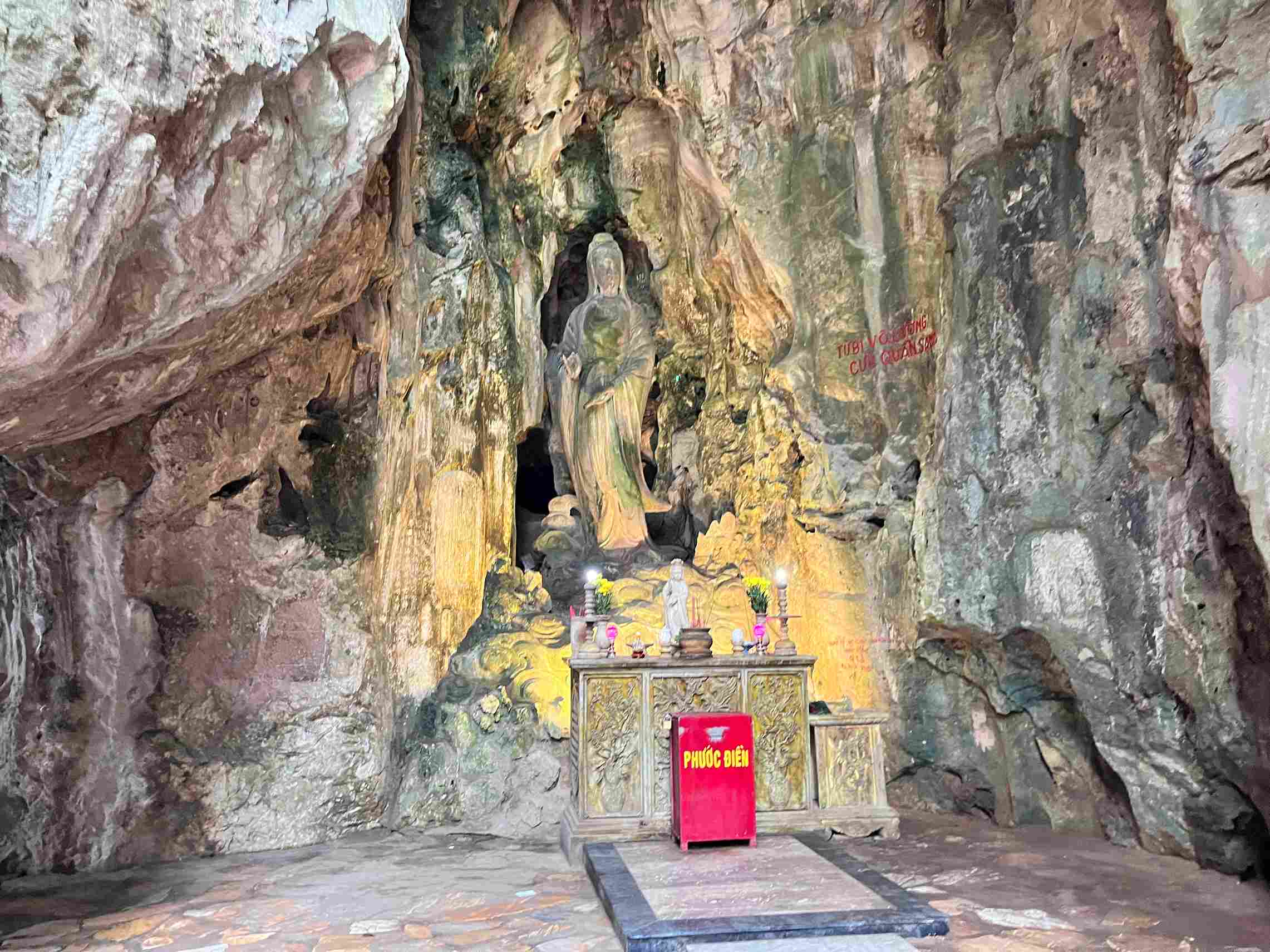 五行山 Hoa Nghiem Cave 華嚴洞 五行山 Hoa Nghiem Cave 華嚴洞