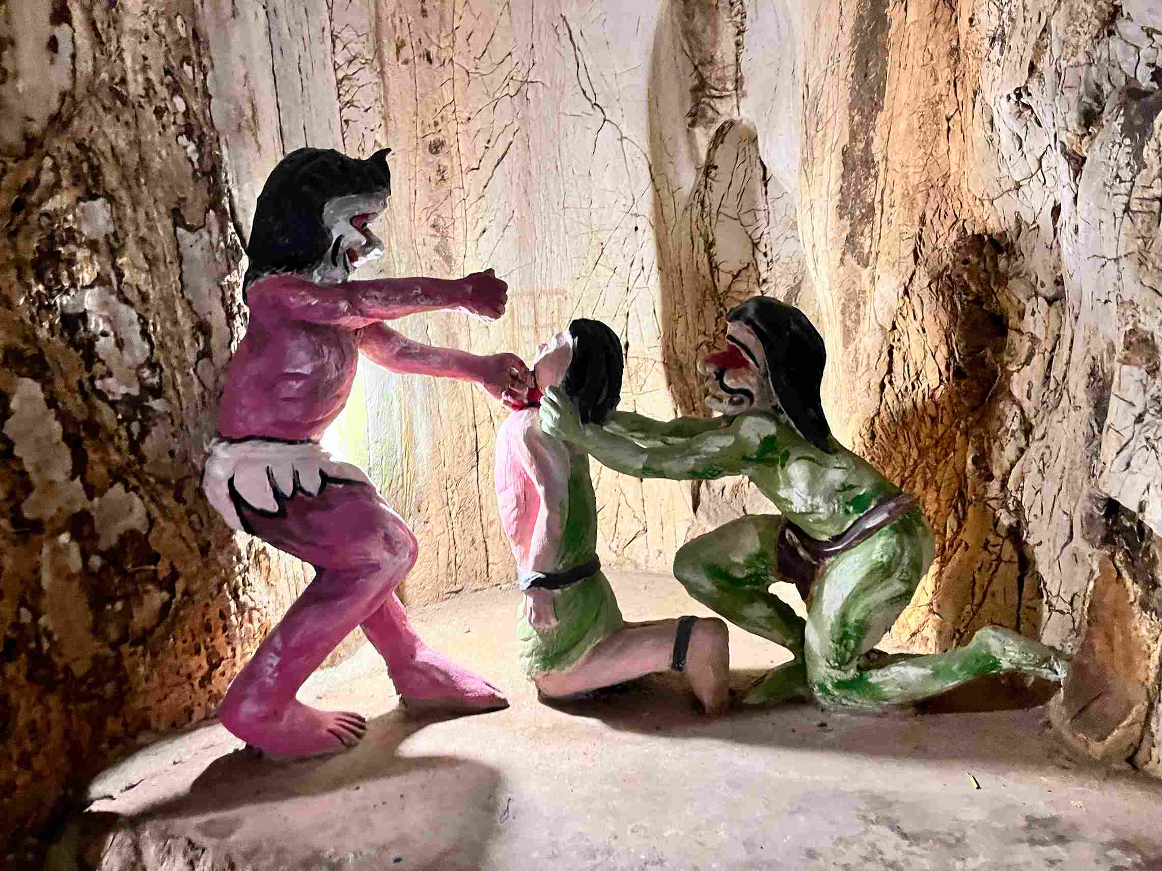 五行山 Am Phu Cave 陰府洞地獄門 五行山 Am Phu Cave 陰府洞地獄門