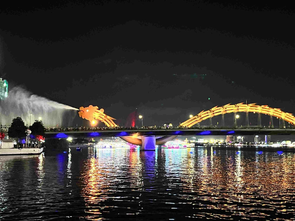 龍橋 Dragon Bridge 龍橋 Dragon Bridge