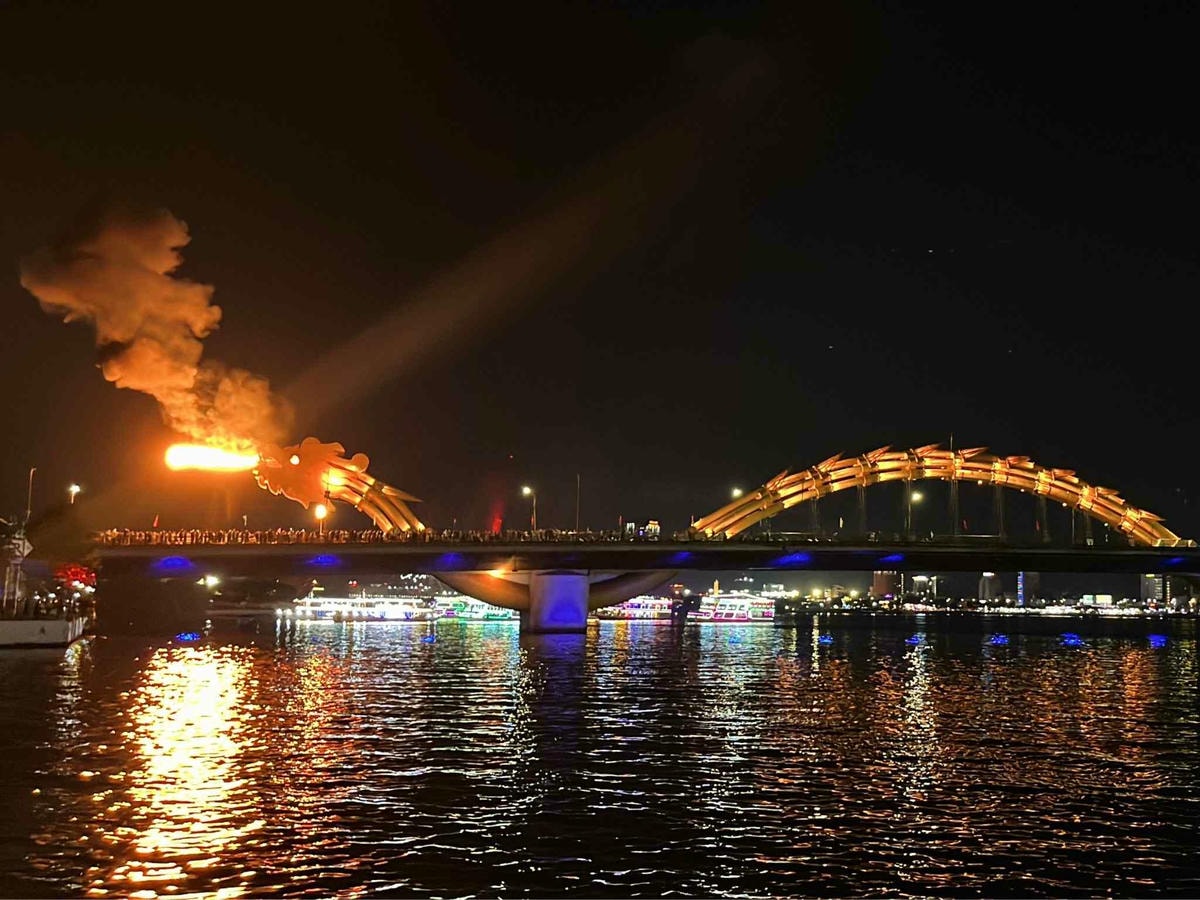 龍橋 Dragon Bridge 龍橋 Dragon Bridge