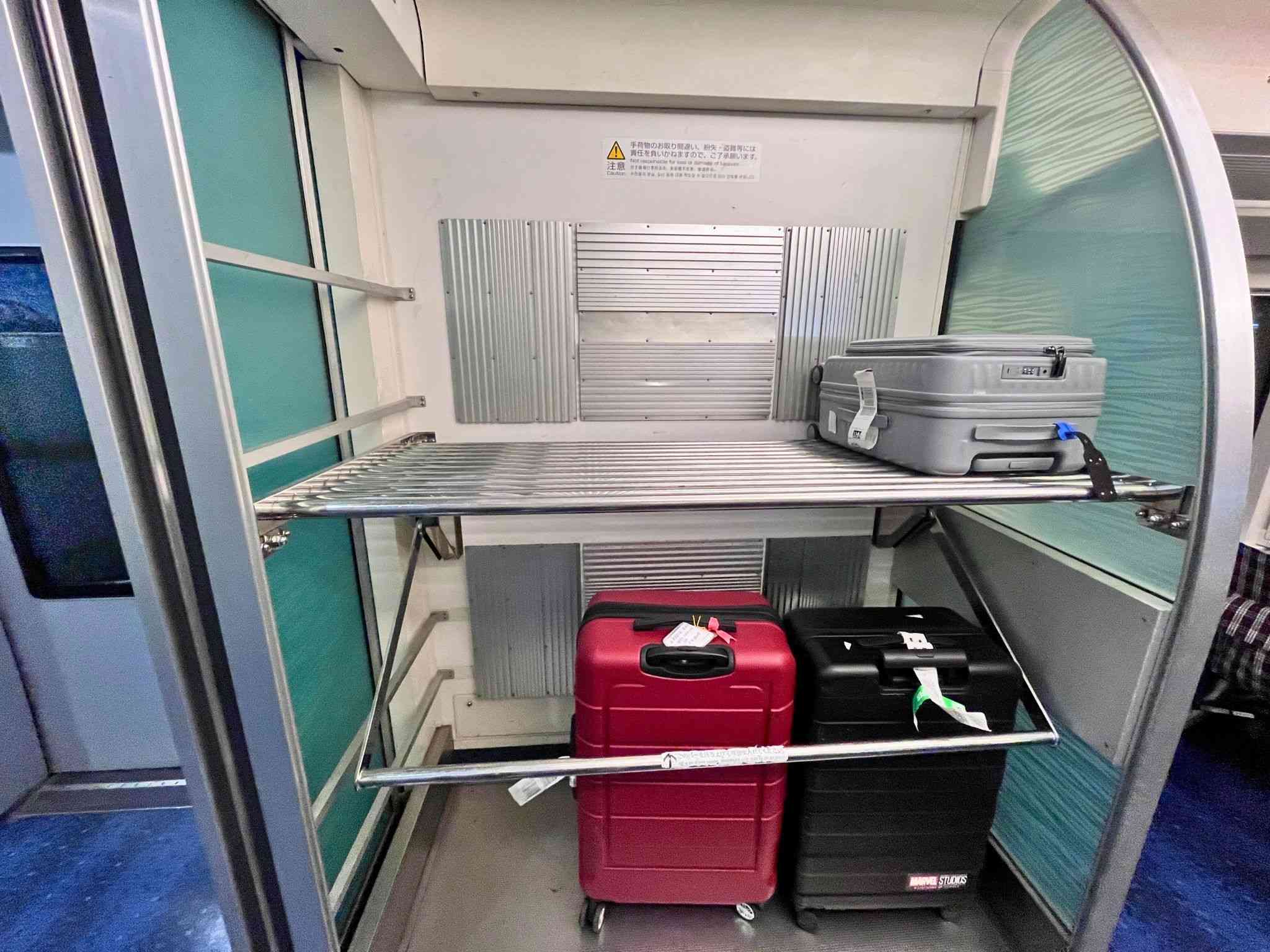 Skyliner車廂行李放置區 Skyliner車廂行李放置區