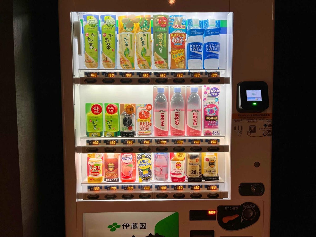 Resol Poshtel Tokyo Asakusa 4F 飲料自動販賣機