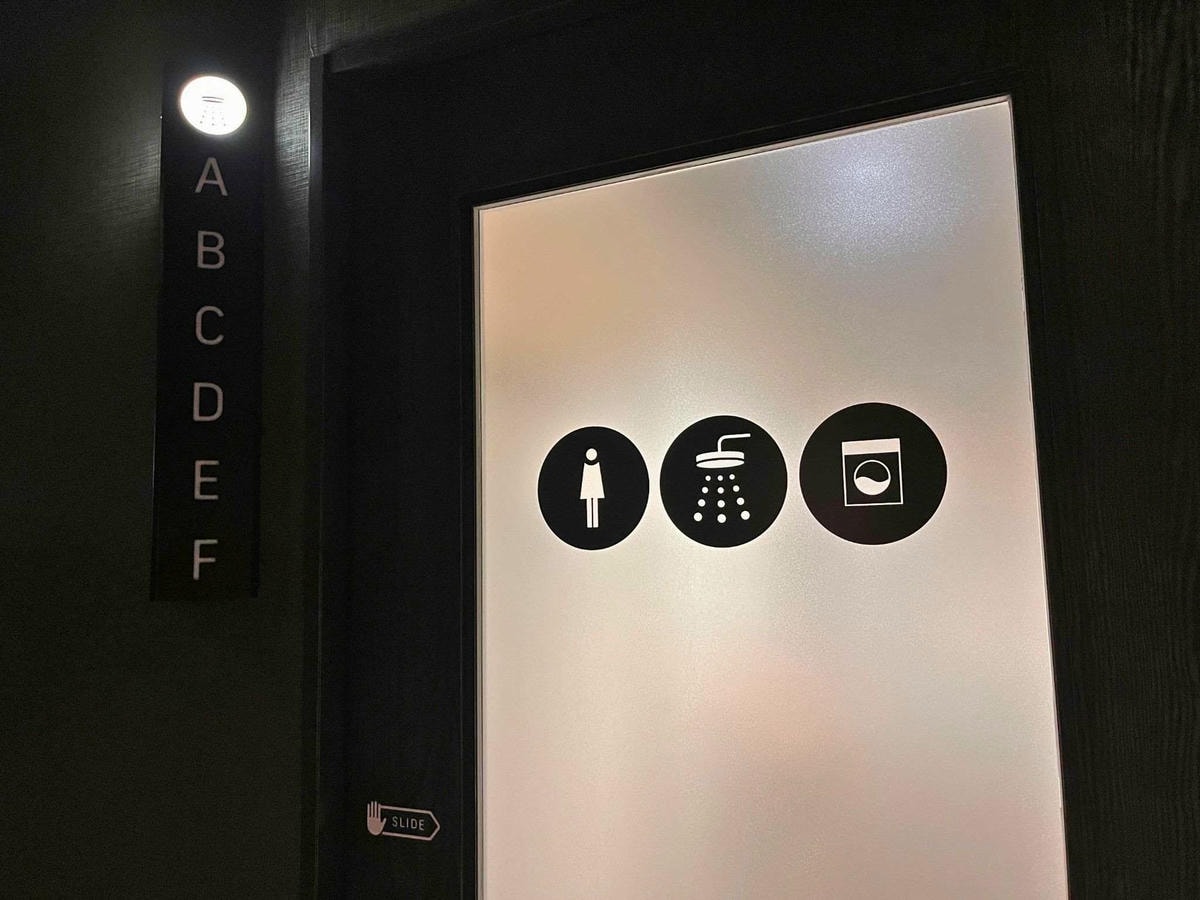 Resol Poshtel Tokyo Asakusa 4F 女性專用樓層廁所 淋浴間 洗衣間