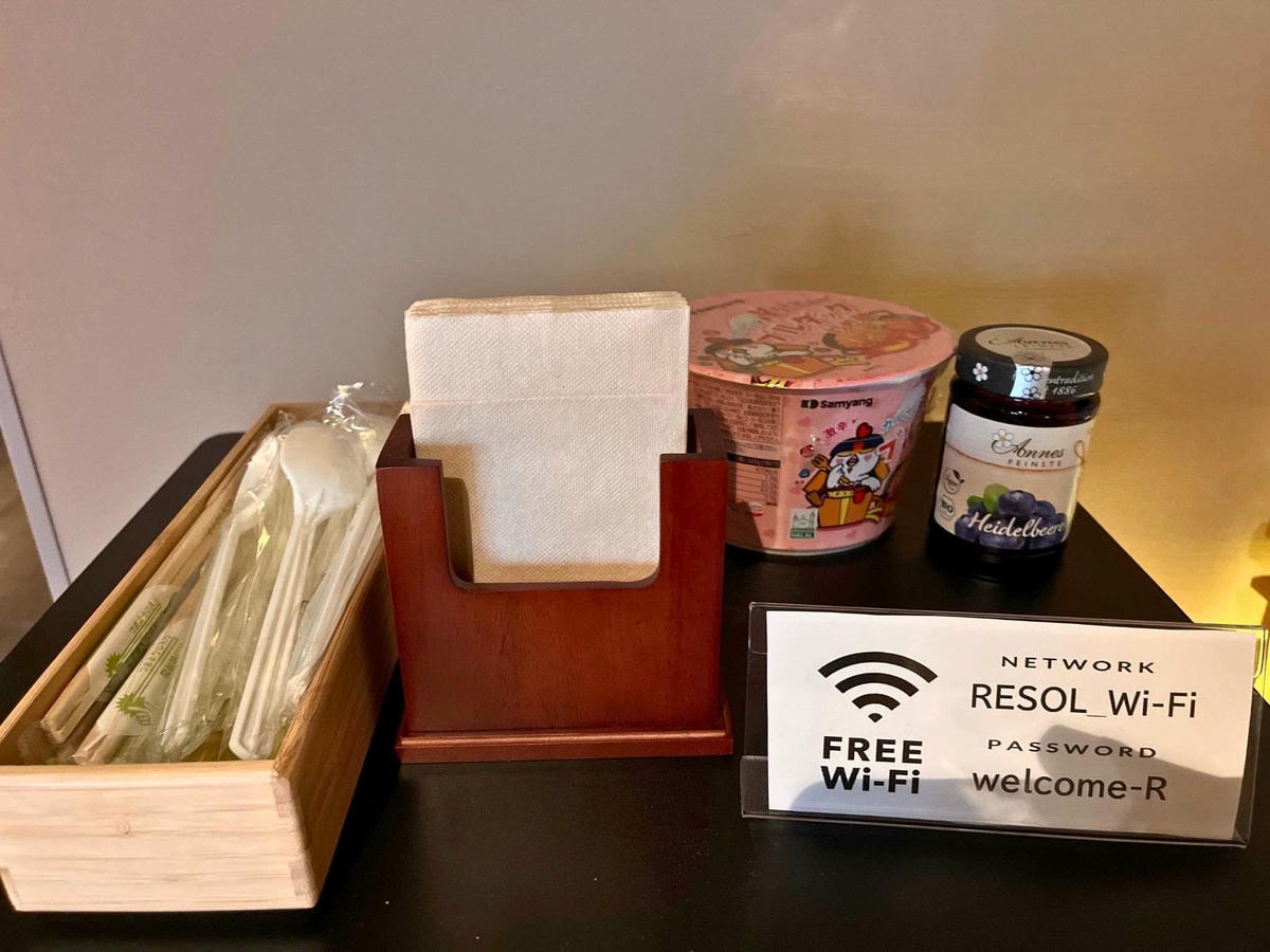 Resol Poshtel Tokyo Asakusa 4F 餐具