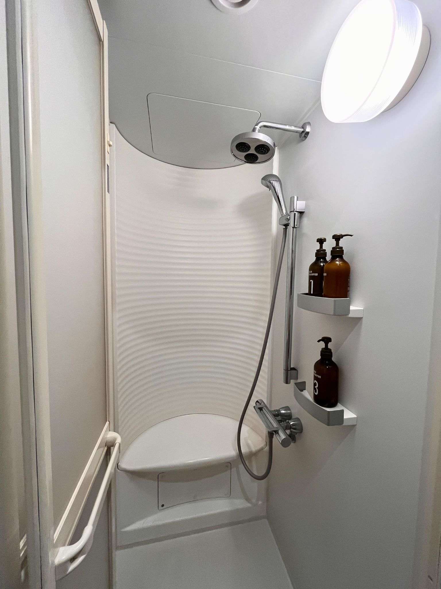 Resol Poshtel Tokyo Asakusa 4F 女性專用樓層淋浴間