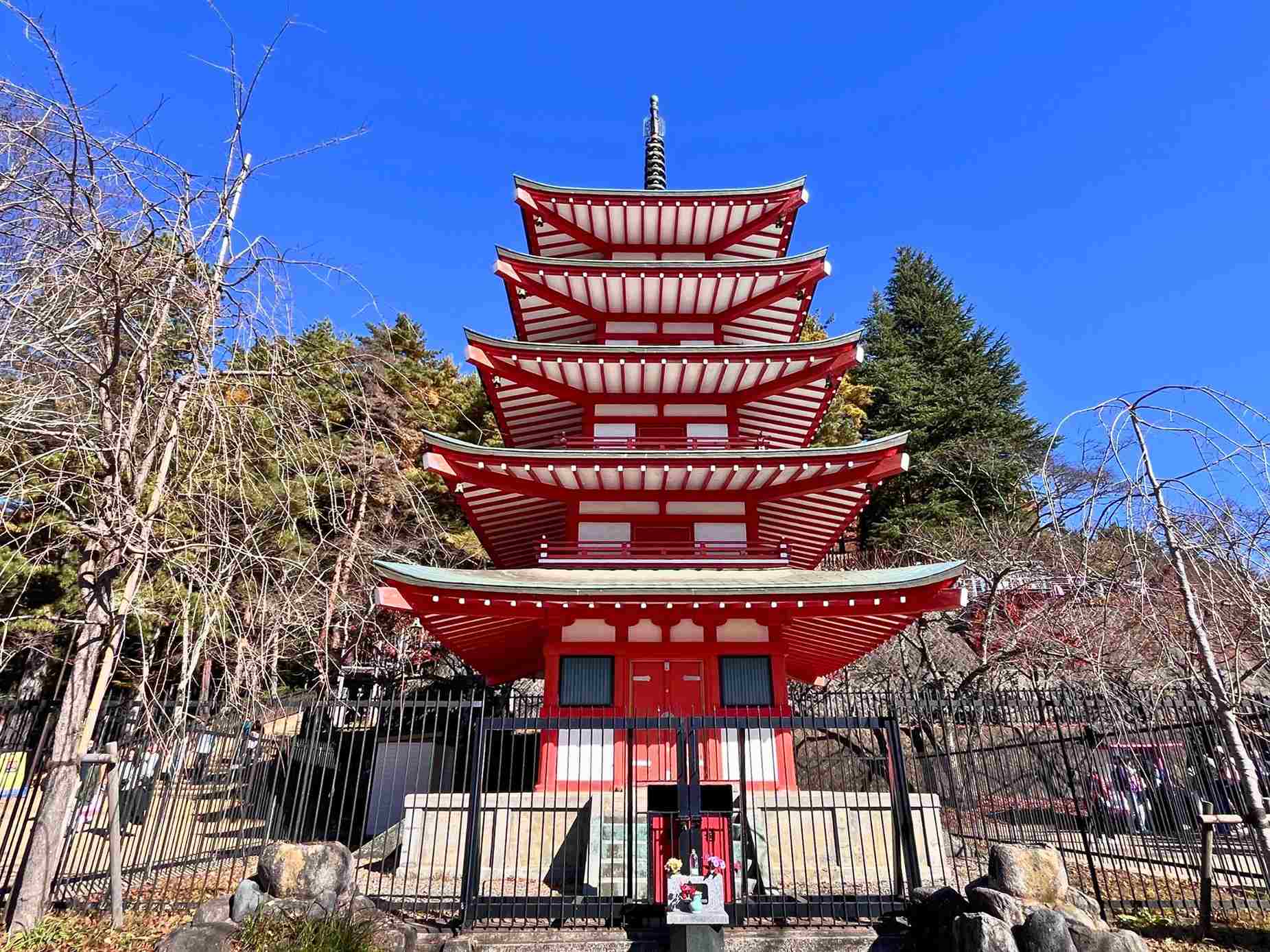 新倉山淺間公園忠靈塔五重塔