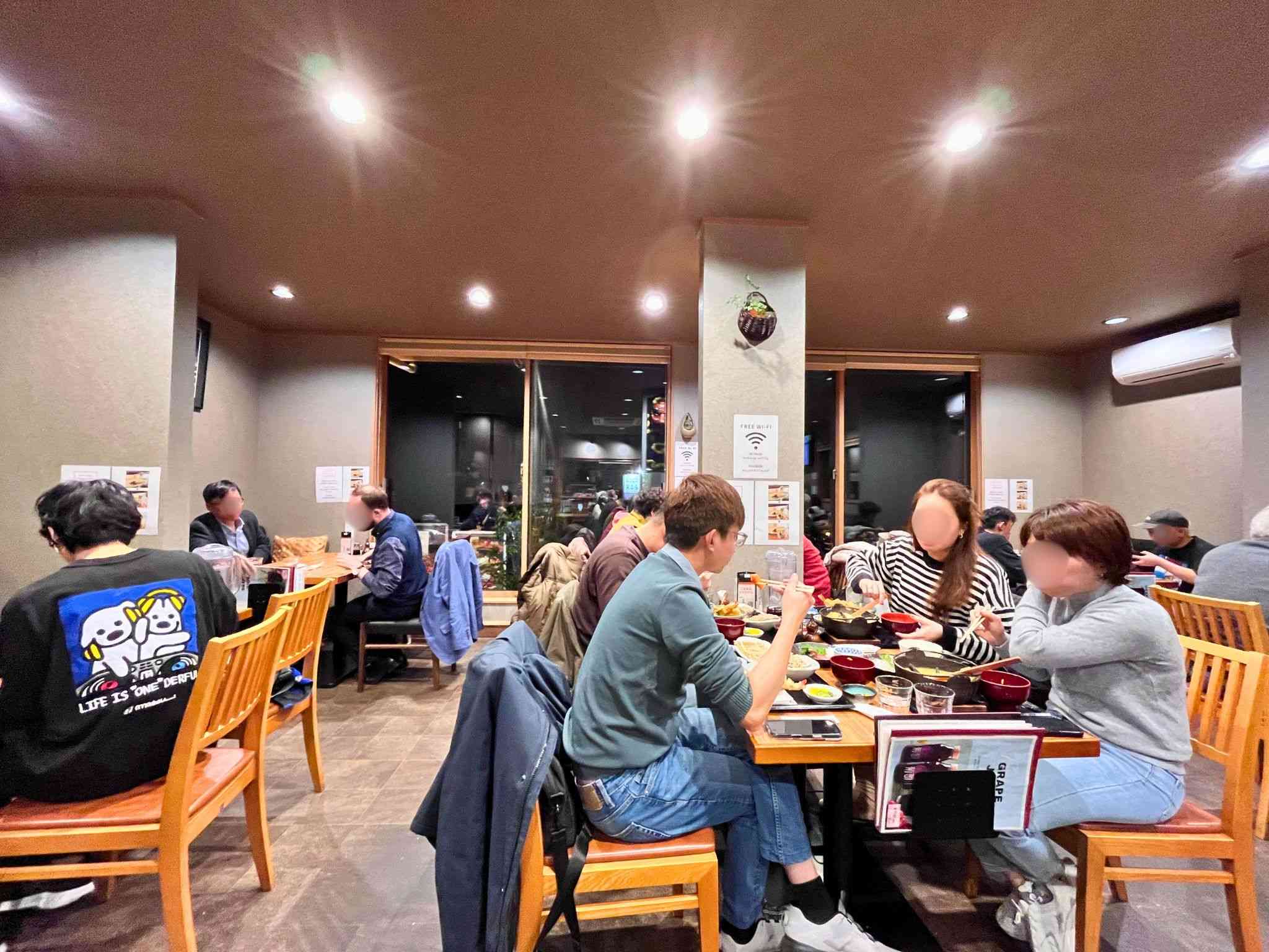 Hoto Tempura Wakana ほうとう天ぷら 和花用餐環境
