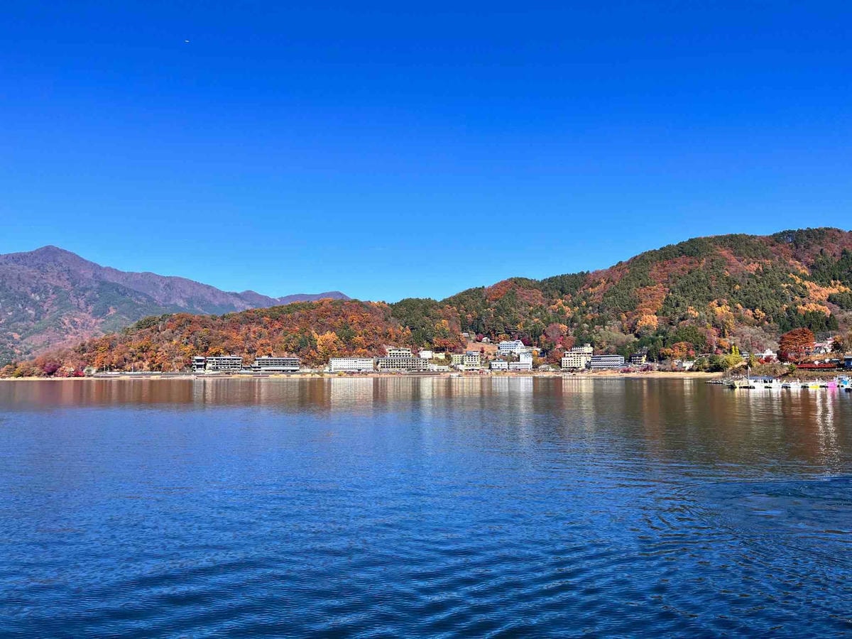 河口湖遊覽船天晴號景色