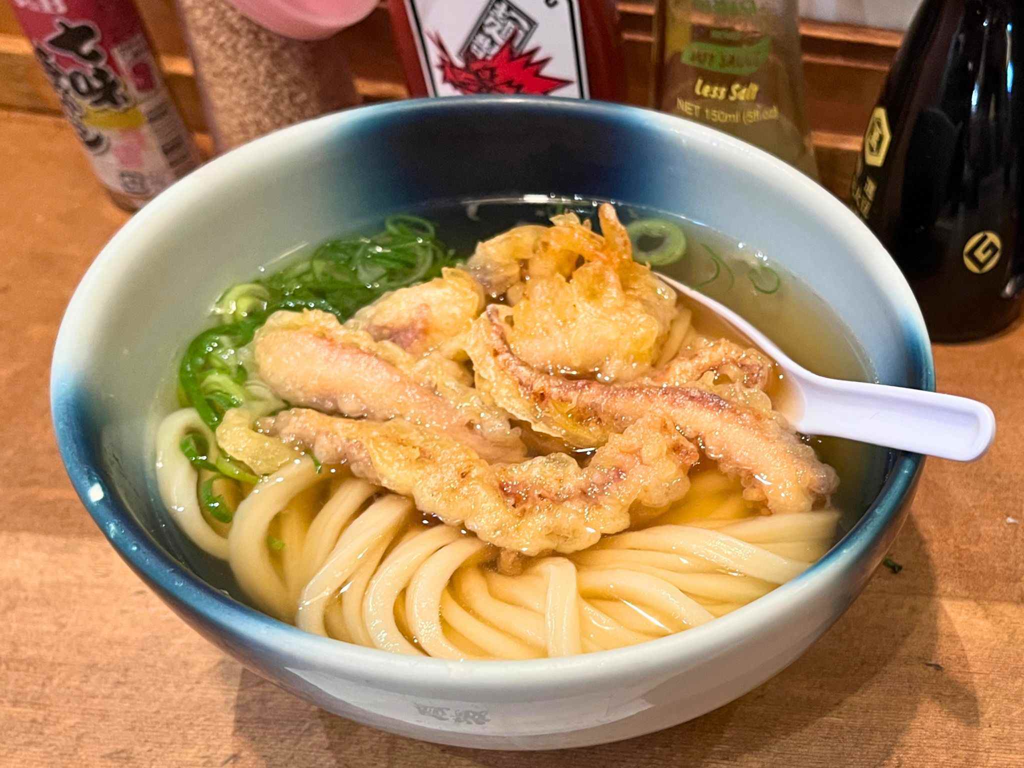 麵散魷魚腿天婦羅烏龍麵 かけうどん げそ天 Kake Udon Geso-ten 麵散魷魚腿天婦羅烏龍麵 かけうどん げそ天 Kake Udon Geso-ten